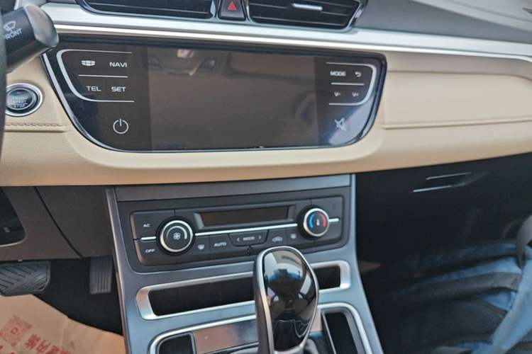 Used Geely Auto Emgrand 2018 1.5L CVT Luxury Model Audio And AC Panel