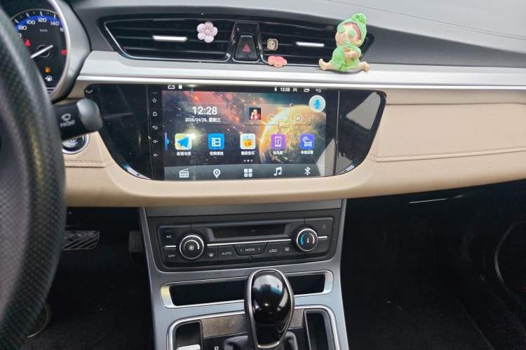 Used Geely Auto Emgrand 2018 1.5L CVT Luxury Model Audio And AC Panel