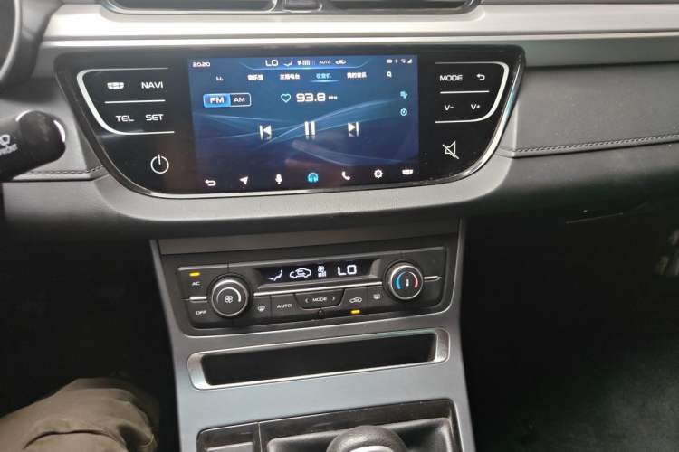 Used Geely Auto Emgrand 2018 1.5L Manual Upward Connect Edition Audio And AC Panel
