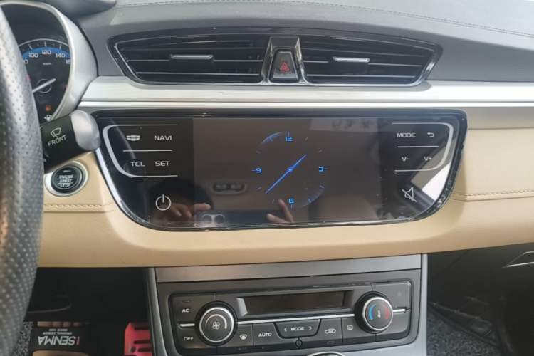 Used Geely Auto Emgrand 2018 1.5L CVT Luxury Model Audio And AC Panel