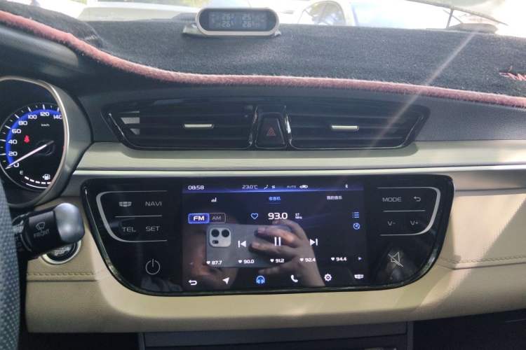 Used Geely Auto Emgrand 2018 1.5L CVT Luxury Model Audio And AC Panel