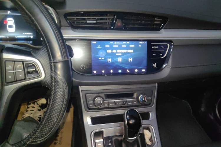 Used Geely Auto Emgrand 2018 1.5L CVT Upward Connect Edition Audio And AC Panel