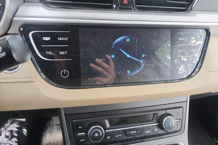 Used Geely Auto Emgrand 2018 1.5L CVT Luxury Model Audio And AC Panel
