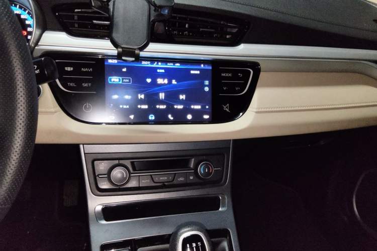Used Geely Auto Emgrand 2018 1.5L Manual Luxury Model Audio And AC Panel