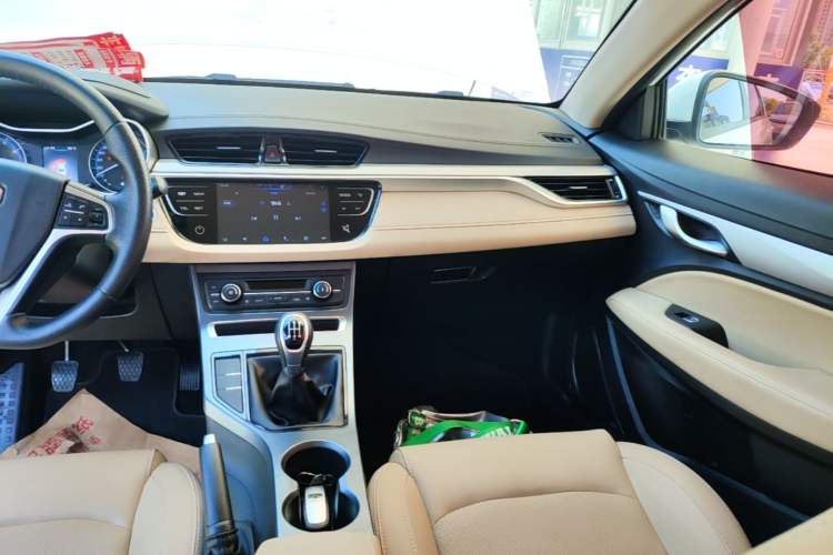 Used Geely Auto Emgrand 2018 1.5L Manual Luxury Model Audio And AC Panel