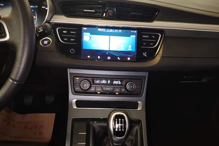 Used Geely Auto Emgrand 2018 1.5L Manual Upward Connect Edition Audio And AC Panel