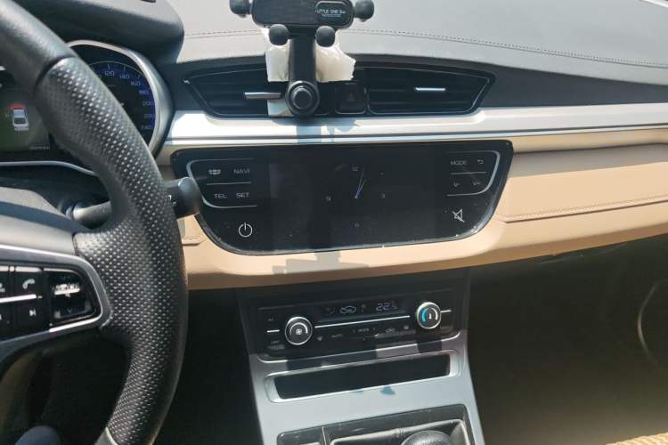 Used Geely Auto Emgrand 2018 1.5L Manual Luxury Model Audio And AC Panel