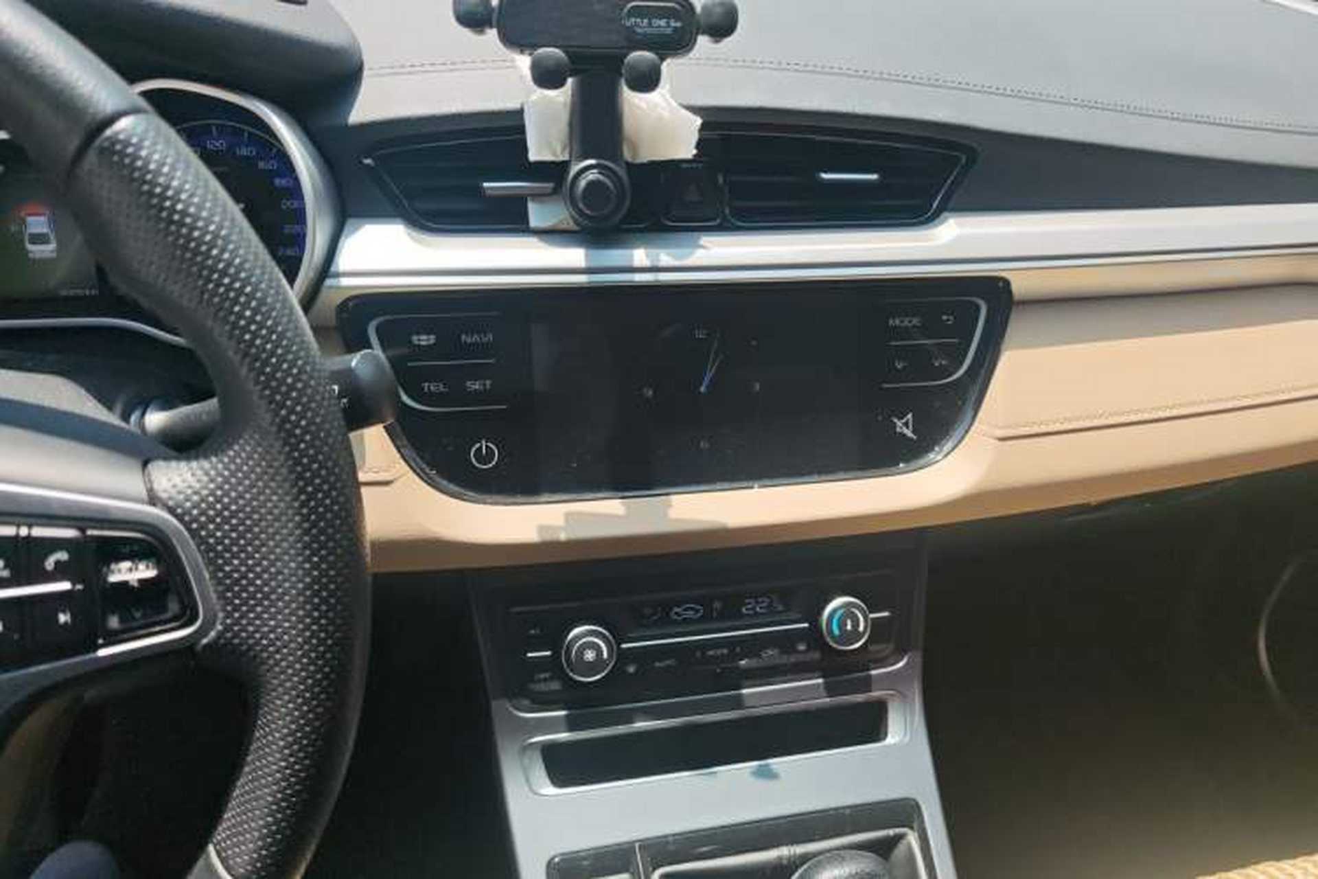 Used Geely Auto Emgrand 2018 1.5L Manual Luxury Model Audio And AC Panel