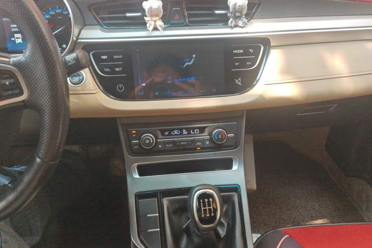Used Geely Auto Emgrand 2018 1.5L Manual Luxury Model Audio And AC Panel