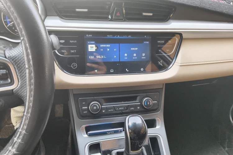 Used Geely Auto Emgrand 2018 1.5L CVT Luxury Model Audio And AC Panel