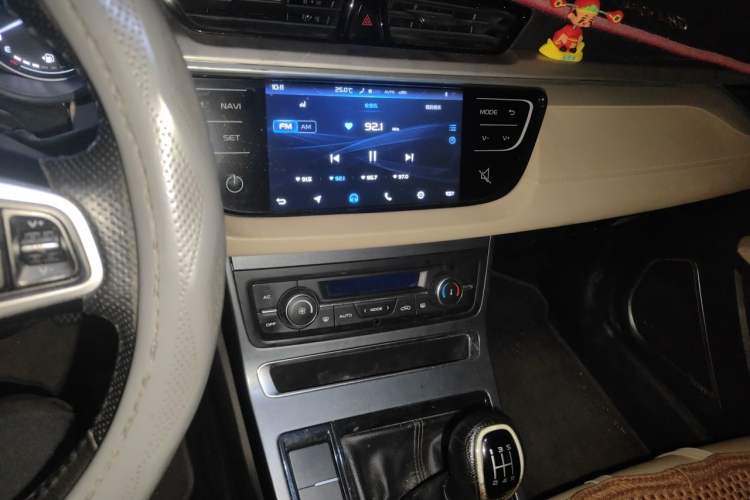 Used Geely Auto Emgrand 2018 1.5L Manual Luxury Model Audio And AC Panel