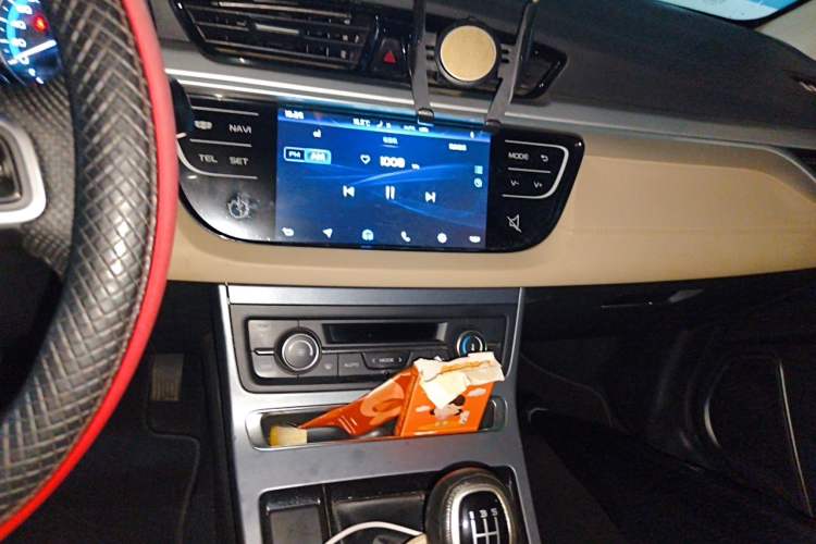 Used Geely Auto Emgrand 2018 1.5L Manual Luxury Model Audio And AC Panel