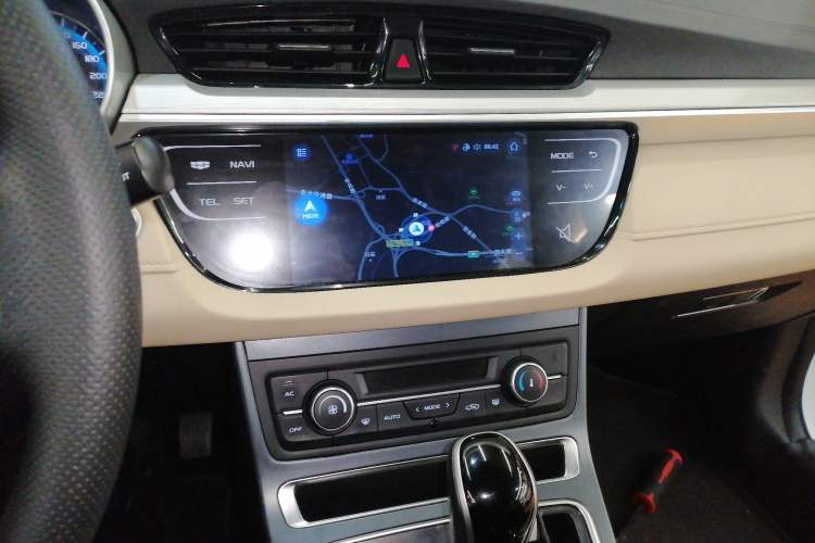 Used Geely Auto Emgrand 2018 1.5L CVT Luxury Model Audio And AC Panel