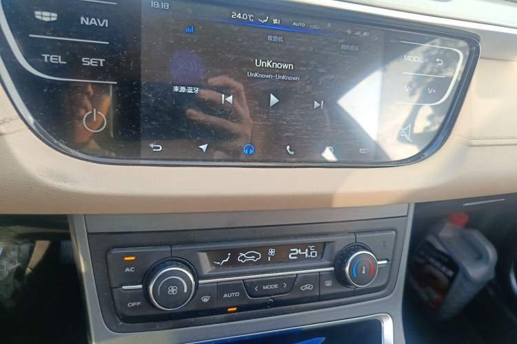 Used Geely Auto Emgrand 2018 1.5L Manual Luxury Model Audio And AC Panel