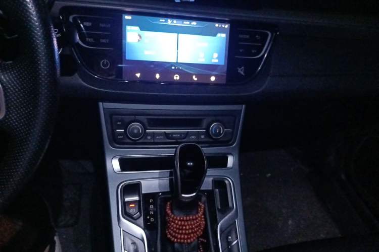 Used Geely Auto Emgrand 2018 1.5L CVT Upward Connect Edition Audio And AC Panel