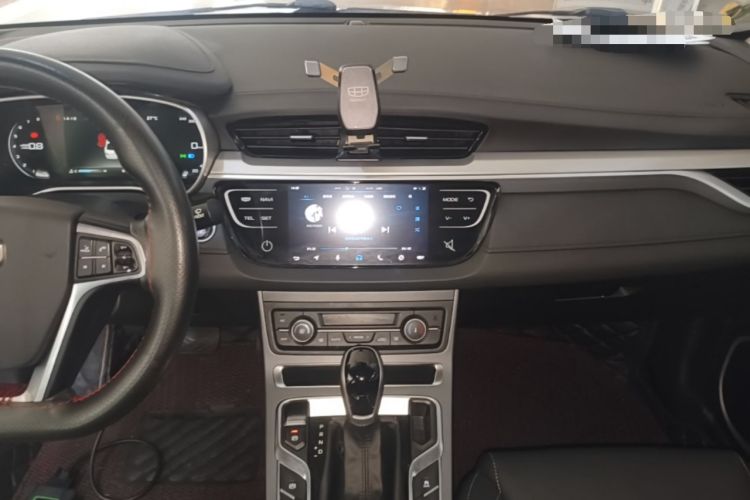 Used Geely Auto Emgrand 2018 1.5L CVT Upward Connect Edition Audio And AC Panel