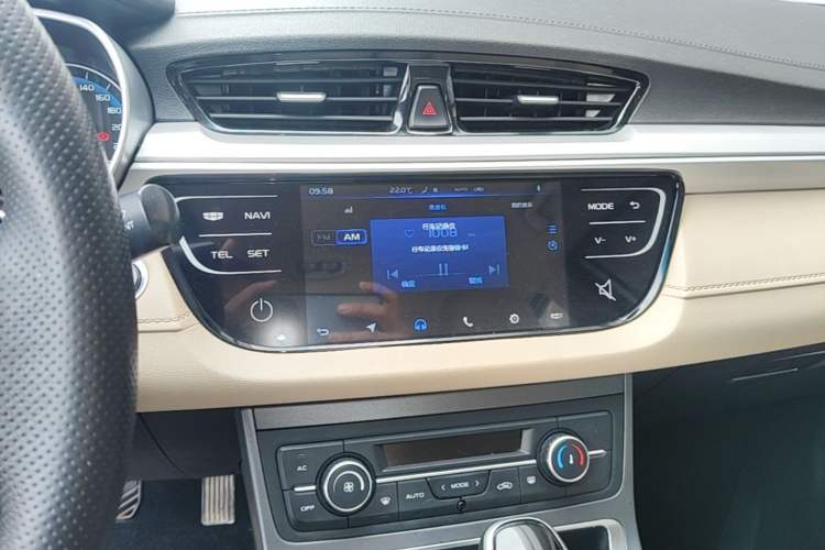 Used Geely Auto Emgrand 2018 1.5L CVT Luxury Model Audio And AC Panel