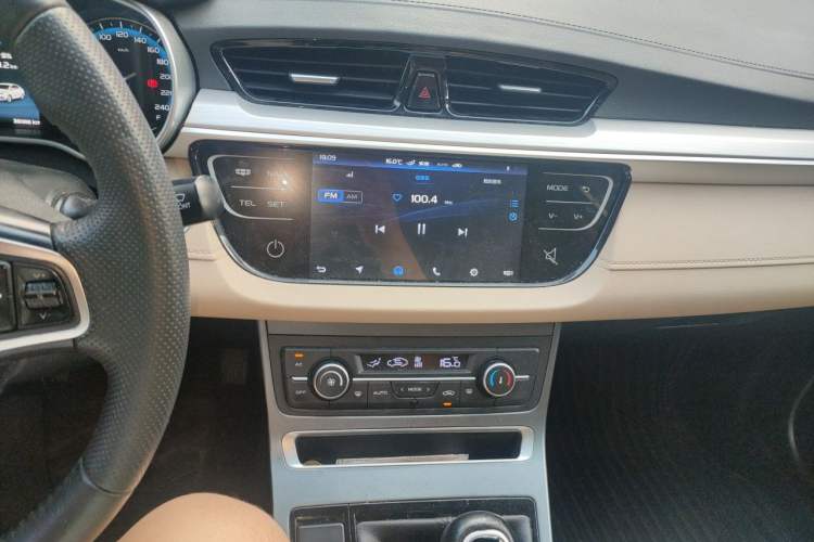 Used Geely Auto Emgrand 2018 1.5L Manual Luxury Model Audio And AC Panel