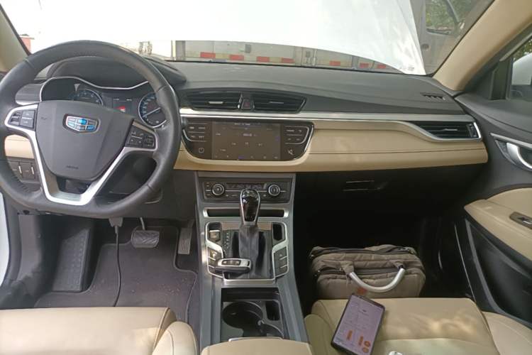Used Geely Auto Emgrand 2018 1.5L CVT Luxury Model Audio And AC Panel