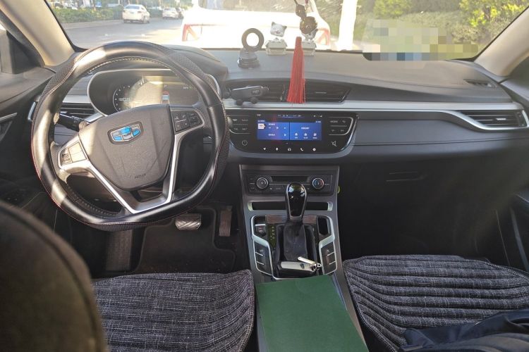 Used Geely Auto Emgrand 2018 1.5L CVT Upward Connect Edition Center Console