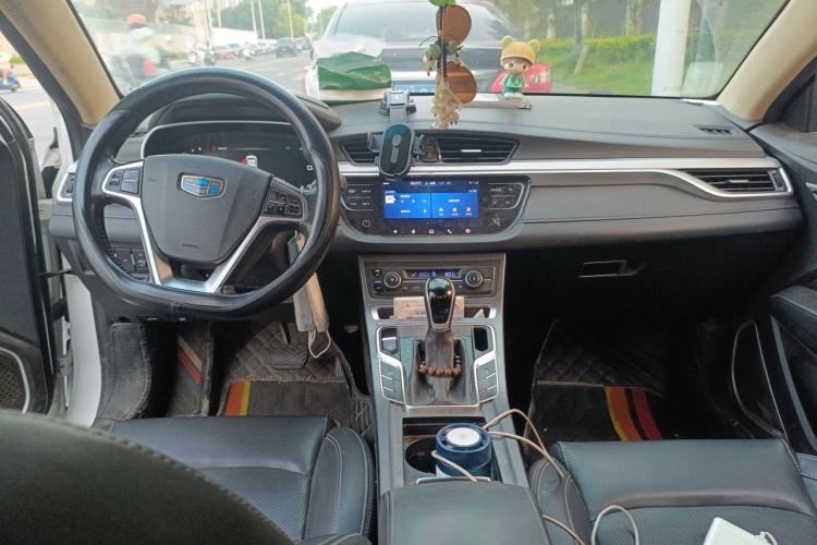 Used Geely Auto Emgrand 2018 1.5L CVT Upward Connect Edition Center Console