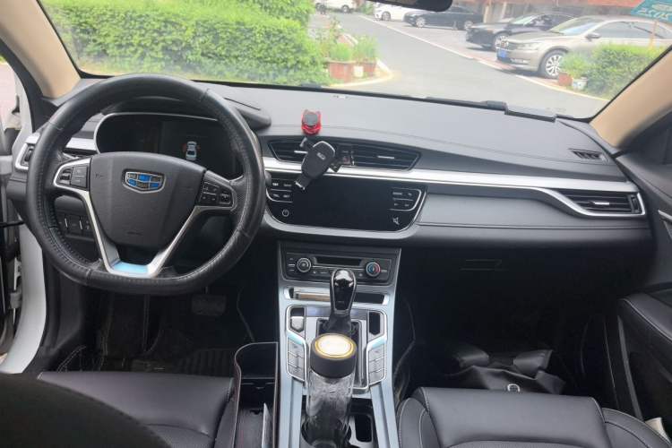 Used Geely Auto Emgrand 2018 1.5L CVT Upward Connect Edition Center Console