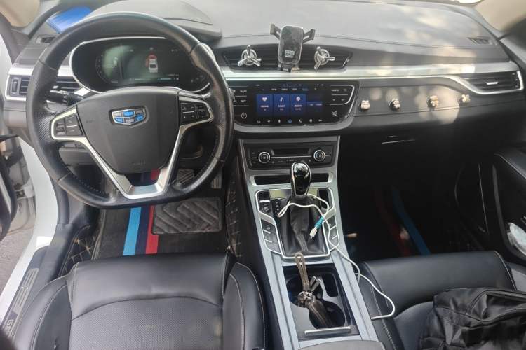 Used Geely Auto Emgrand 2018 1.5L CVT Upward Connect Edition Center Console