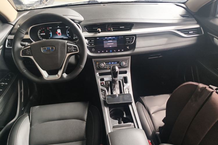 Used Geely Auto Emgrand 2018 1.5L CVT Upward Connect Edition Center Console