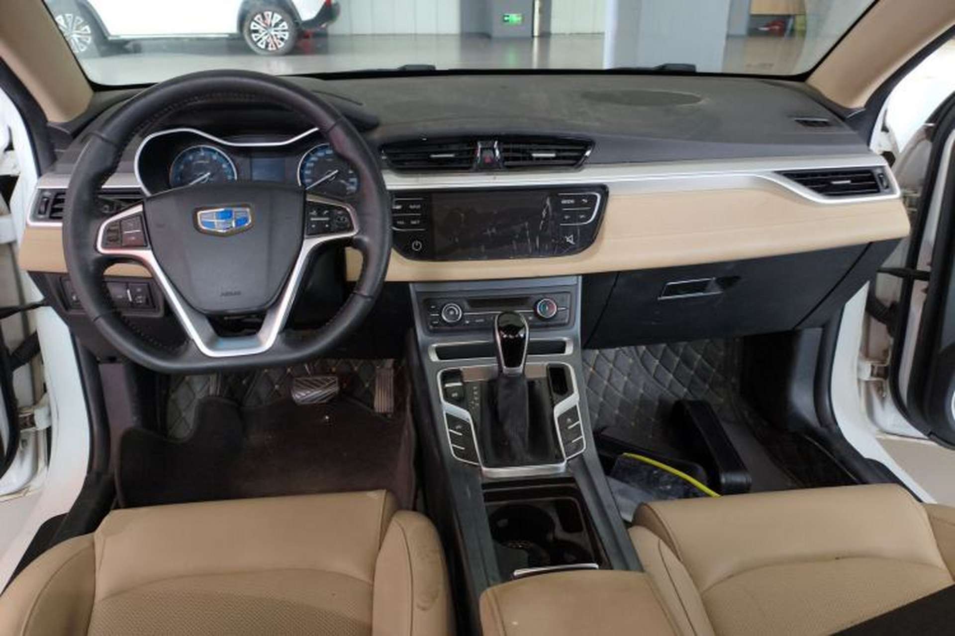 Used Geely Auto Emgrand 2018 1.5L CVT Luxury Model Center Console