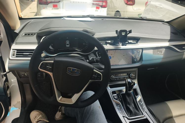 Used Geely Auto Emgrand 2018 1.5L CVT Upward Connect Edition Center Console