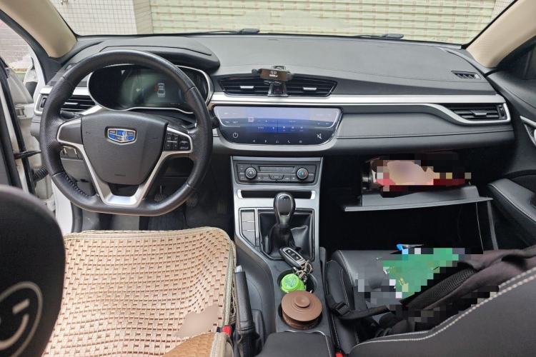 Used Geely Auto Emgrand 2018 1.5L Manual Upward Connect Edition Center Console