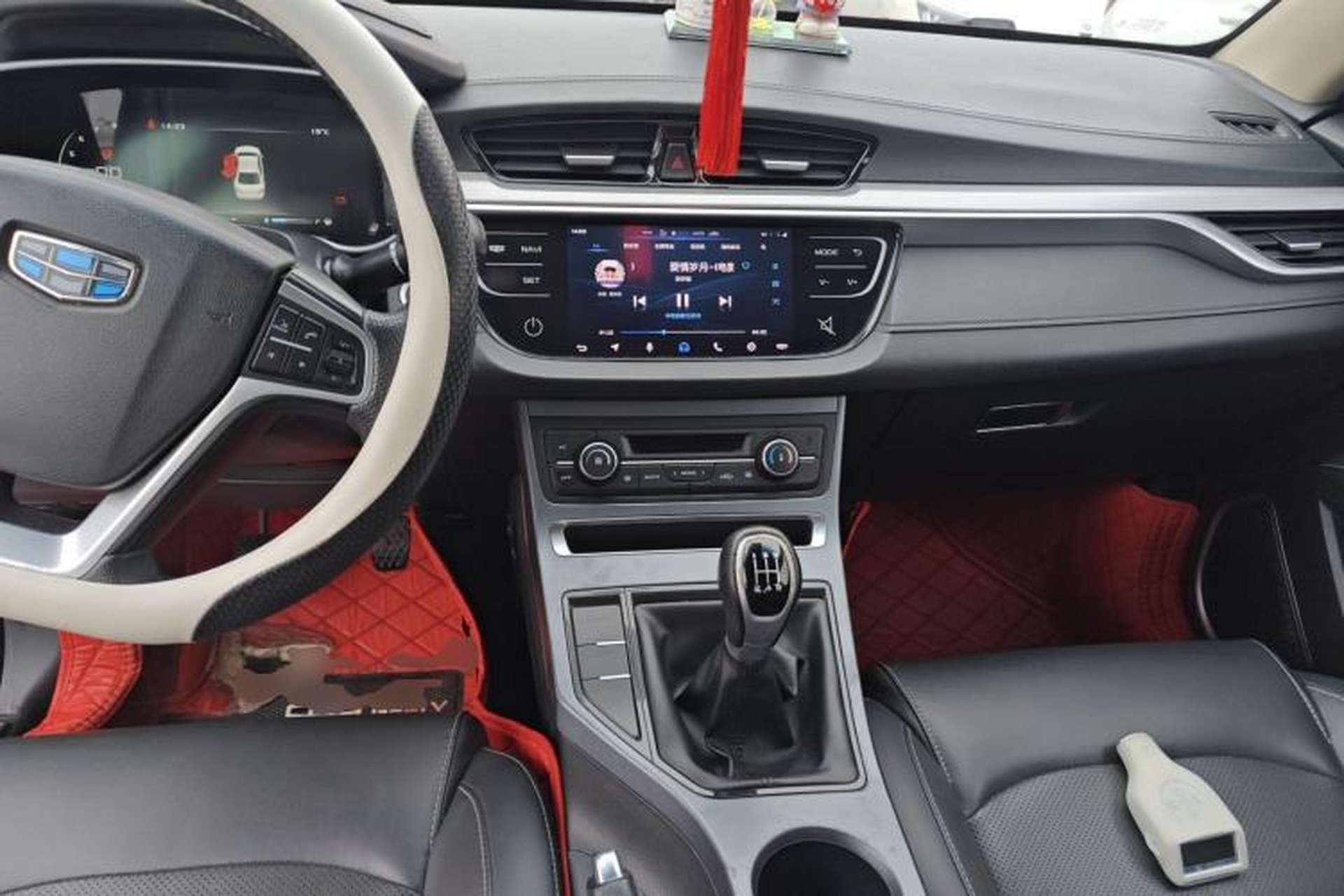 Used Geely Auto Emgrand 2018 1.5L Manual Upward Connect Edition Center Console