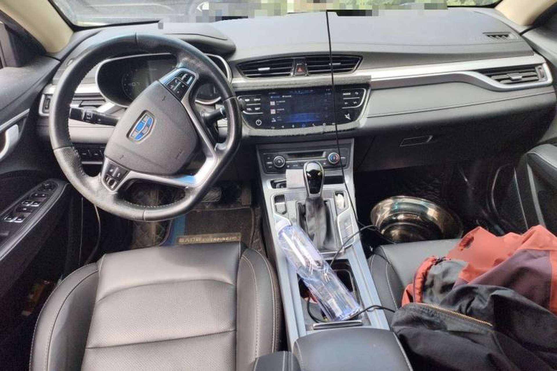 Used Geely Auto Emgrand 2018 1.5L CVT Upward Connect Edition Center Console
