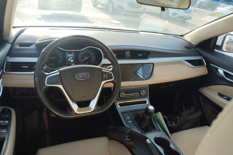 Used Geely Auto Emgrand 2018 1.5L Manual Luxury Model Center Console