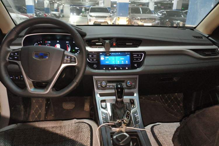 Used Geely Auto Emgrand 2018 1.5L CVT Upward Connect Edition Center Console