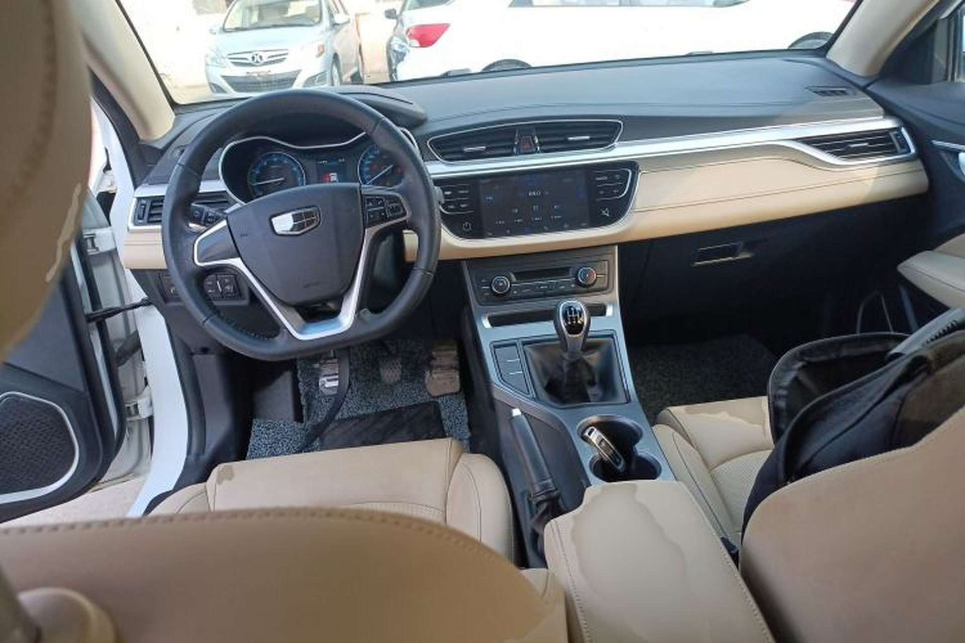 Used Geely Auto Emgrand 2018 1.5L Manual Luxury Model Center Console