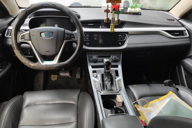 Used Geely Auto Emgrand 2018 1.5L CVT Upward Connect Edition Center Console