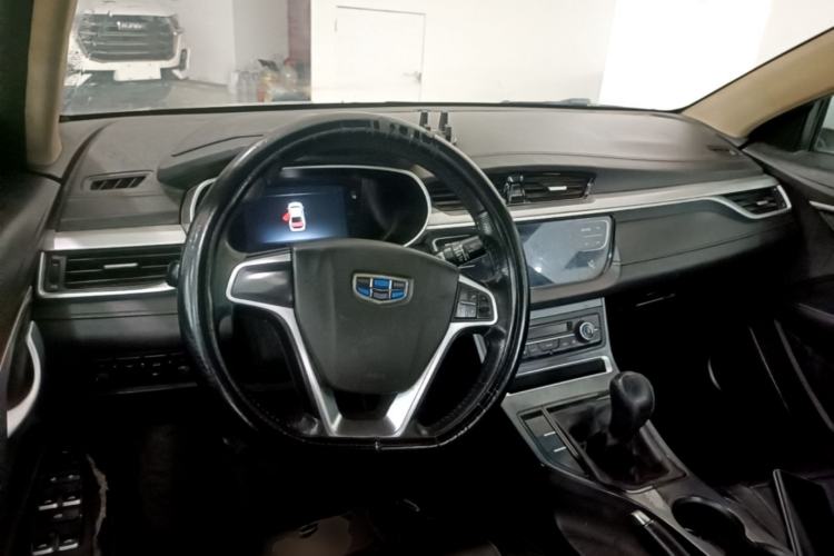Used Geely Auto Emgrand 2018 1.5L Manual Upward Connect Edition Center Console