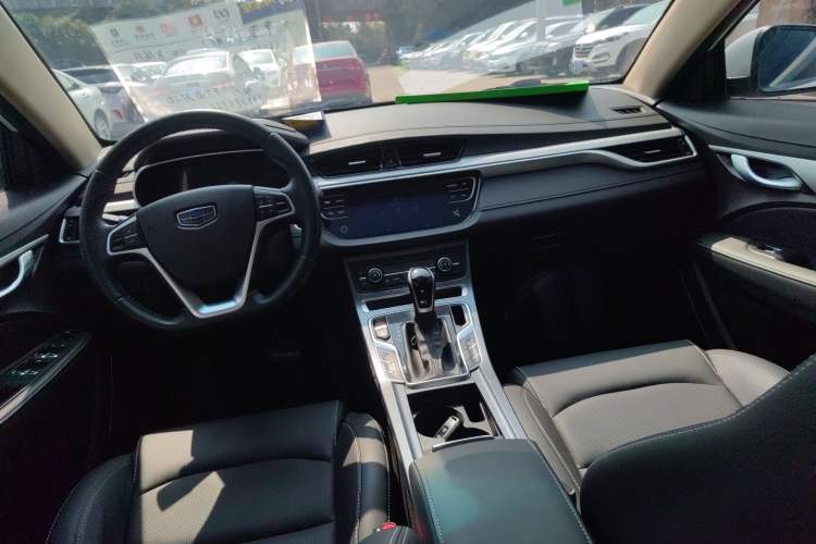 Used Geely Auto Emgrand 2018 1.5L CVT Upward Connect Edition Center Console