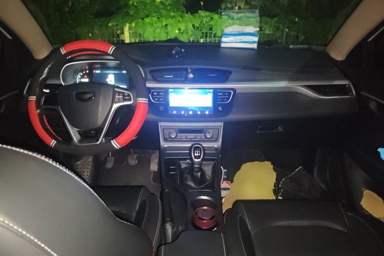 Used Geely Auto Emgrand 2018 1.5L Manual Upward Connect Edition Center Console