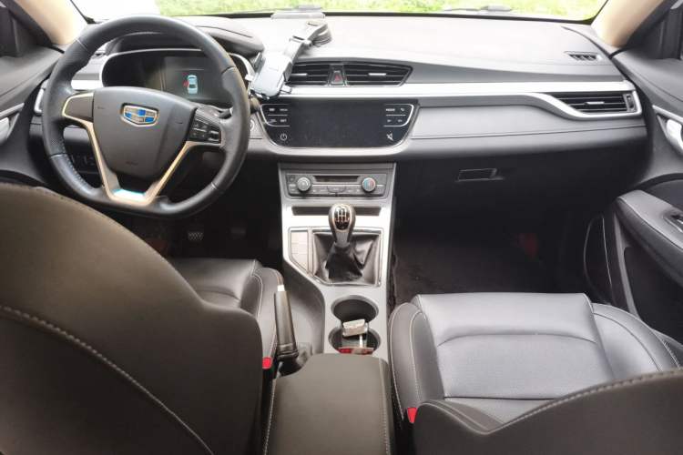 Used Geely Auto Emgrand 2018 1.5L Manual Upward Connect Edition Center Console