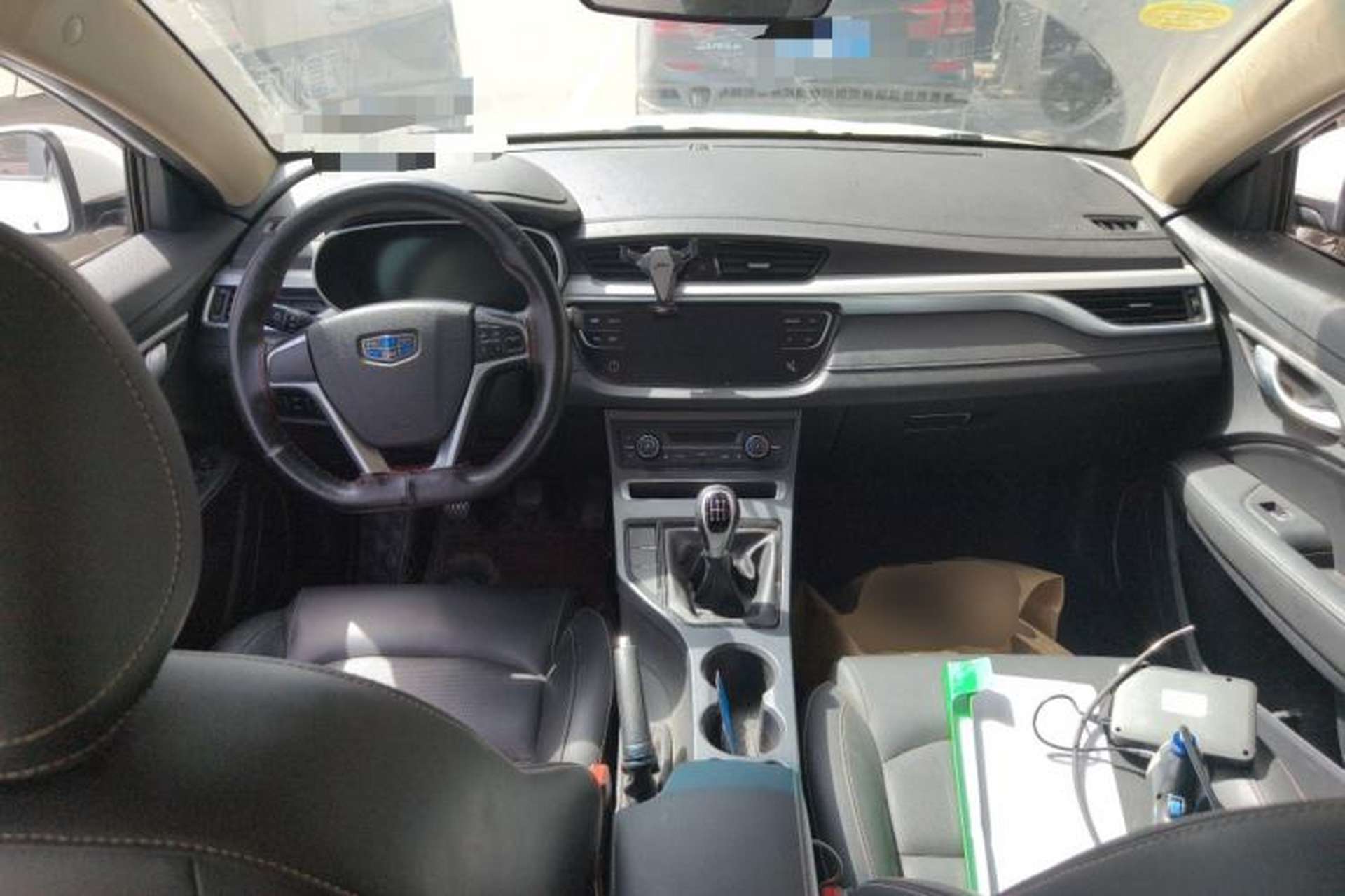 Used Geely Auto Emgrand 2018 1.5L Manual Upward Connect Edition Center Console