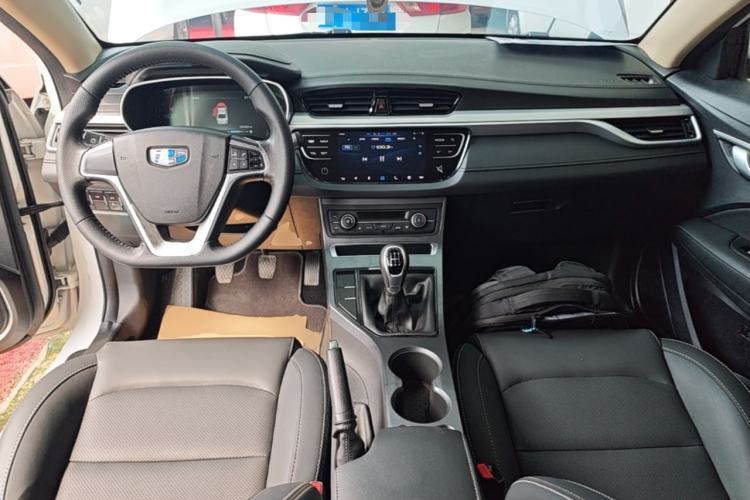Used Geely Auto Emgrand 2018 1.5L Manual Upward Connect Edition Center Console