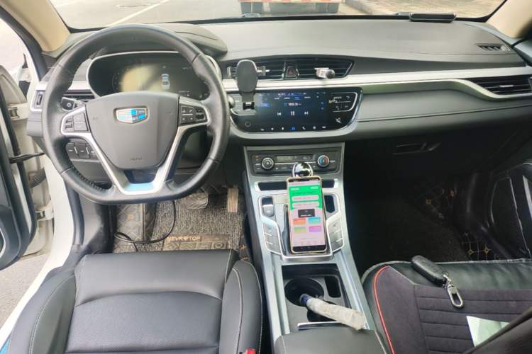 Used Geely Auto Emgrand 2018 1.5L CVT Upward Connect Edition Center Console