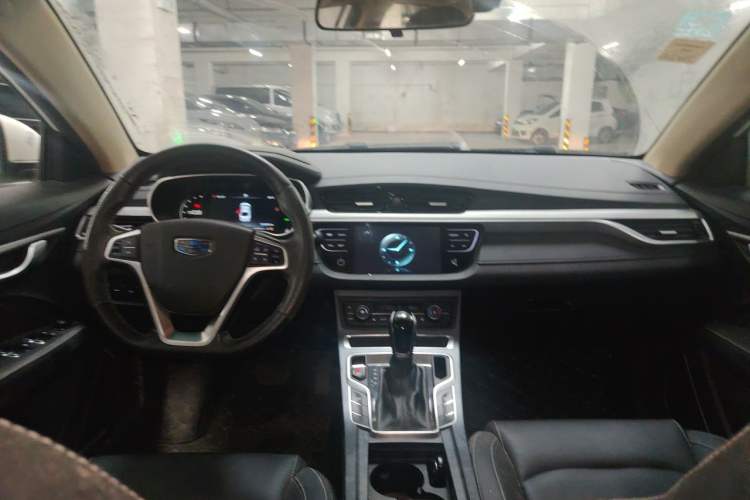 Used Geely Auto Emgrand 2018 1.5L CVT Upward Connect Edition Center Console