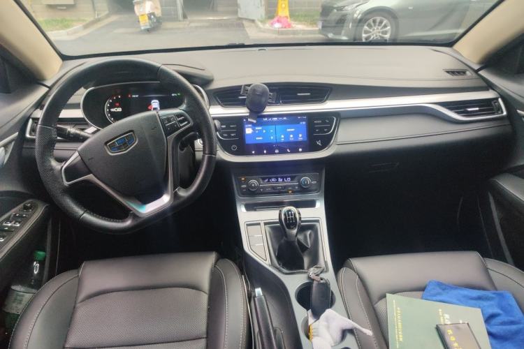 Used Geely Auto Emgrand 2018 1.5L Manual Upward Connect Edition Center Console
