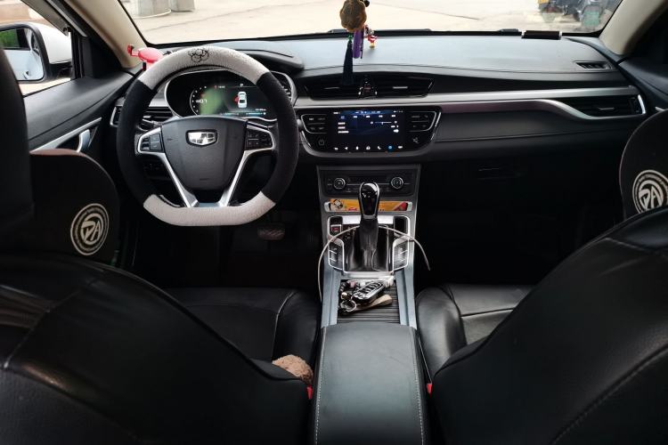 Used Geely Auto Emgrand 2018 1.5L CVT Upward Connect Edition Center Console