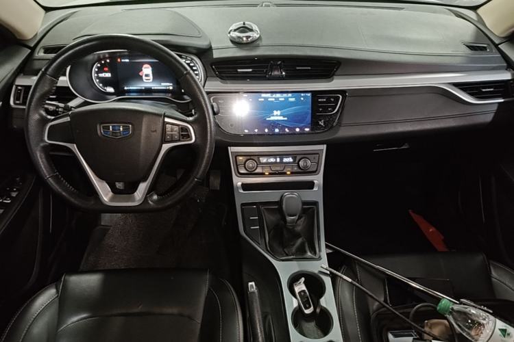 Used Geely Auto Emgrand 2018 1.5L Manual Upward Connect Edition Center Console