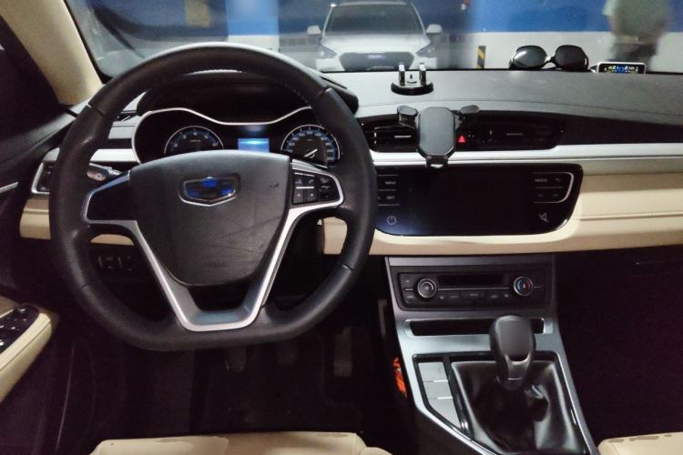 Used Geely Auto Emgrand 2018 1.5L Manual Luxury Model Center Console