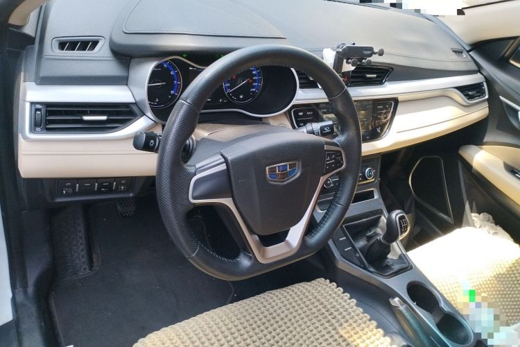 Used Geely Auto Emgrand 2018 1.5L Manual Luxury Model Center Console